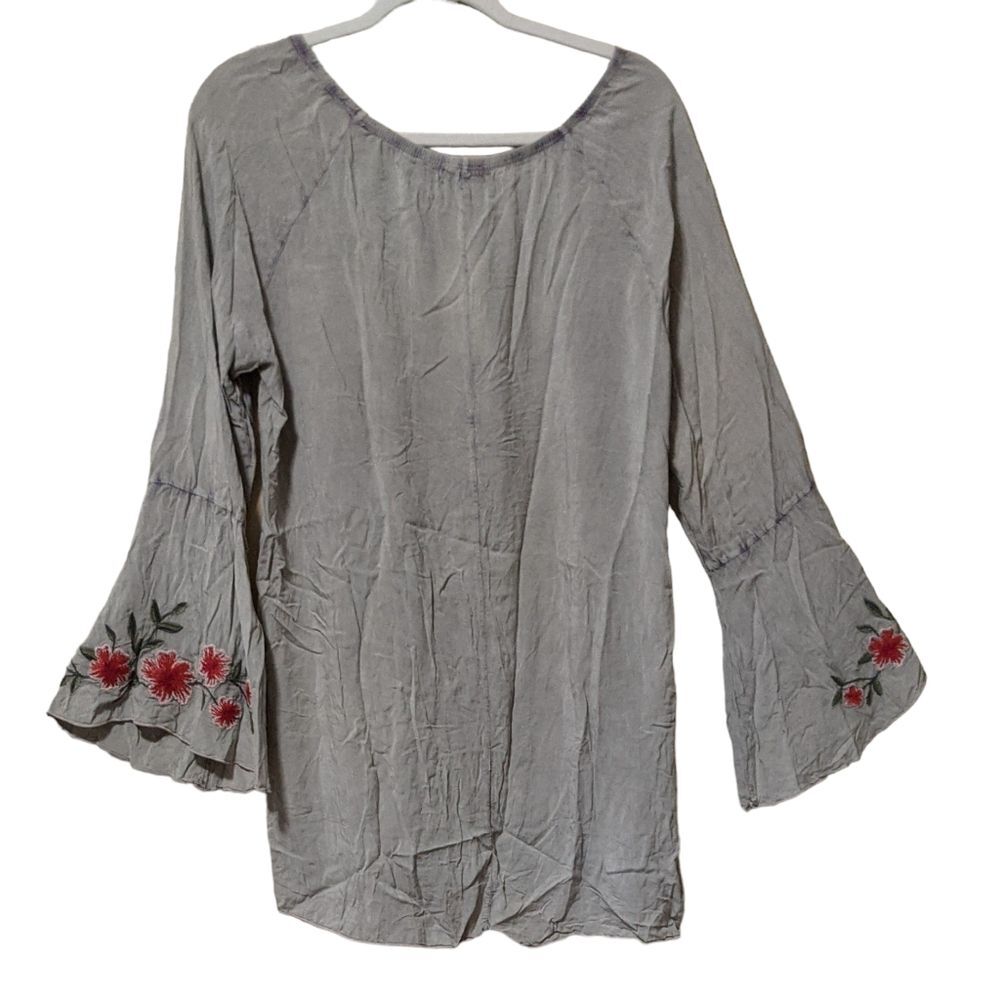 NWT T * Party embroidered bell sleeve rayon blouse USA women's size XL - Picture 2 of 9